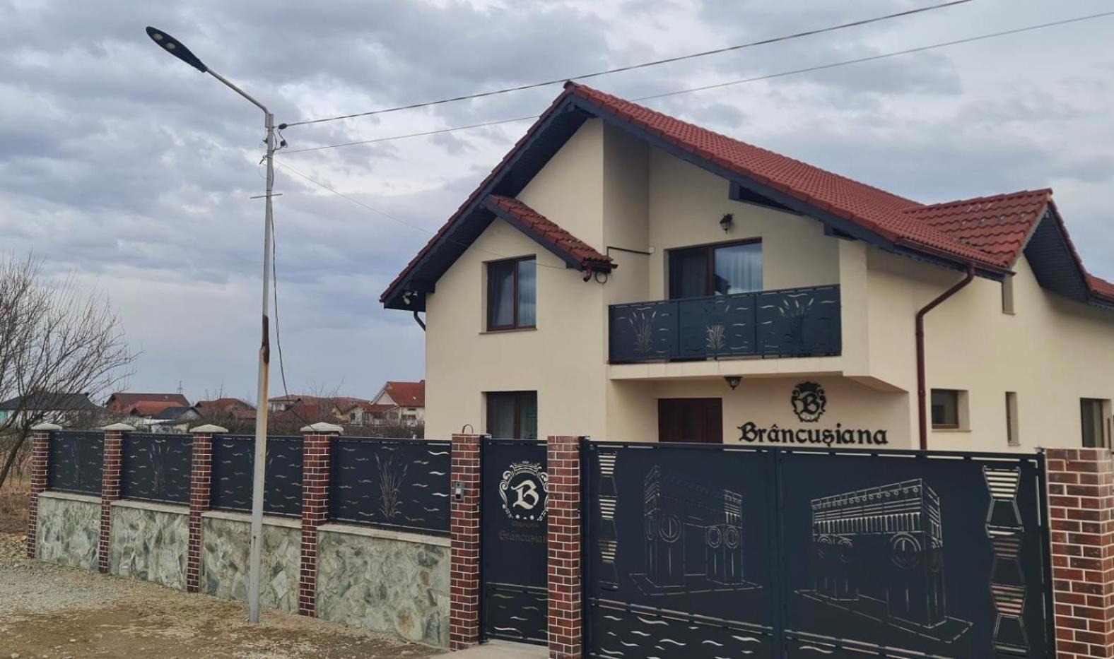 Casa Brancusiana Apartment Targu Jiu Ngoại thất bức ảnh